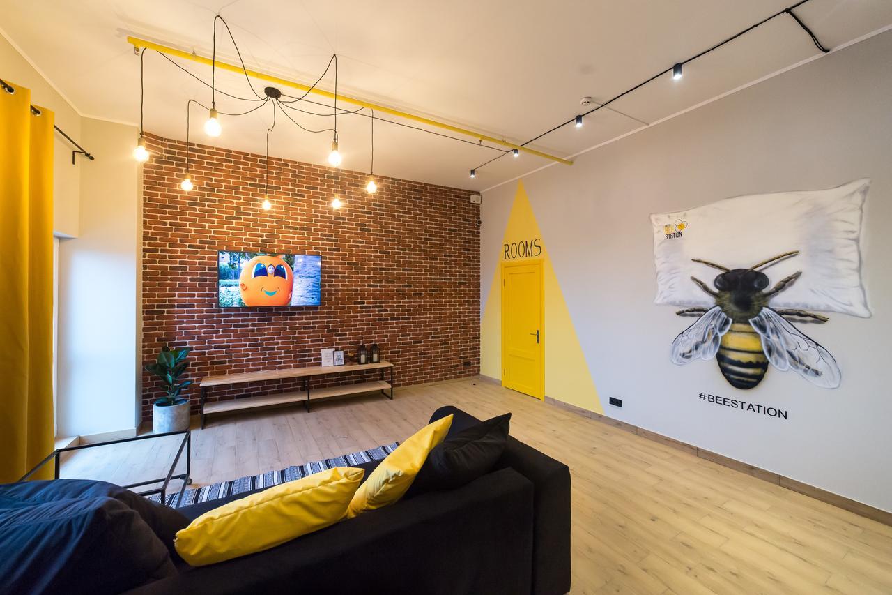 Hotel Bee Station Kyiv Exterior photo