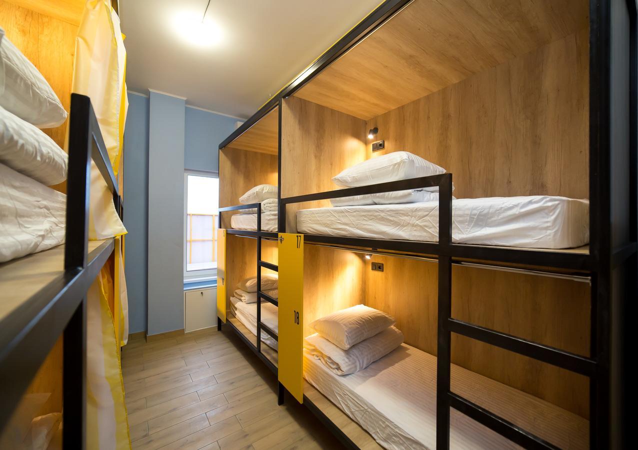 Hotel Bee Station Kyiv Exterior photo