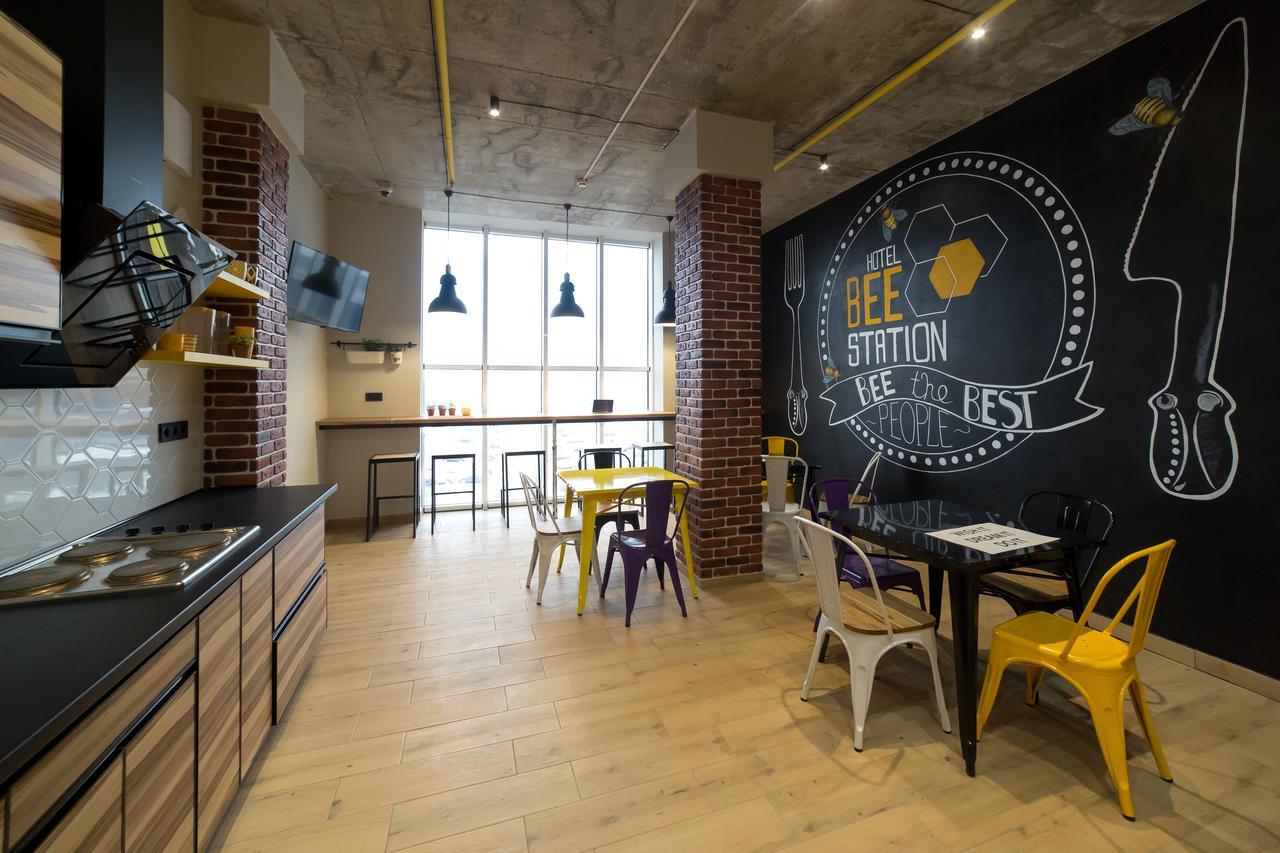 Hotel Bee Station Kyiv Exterior photo