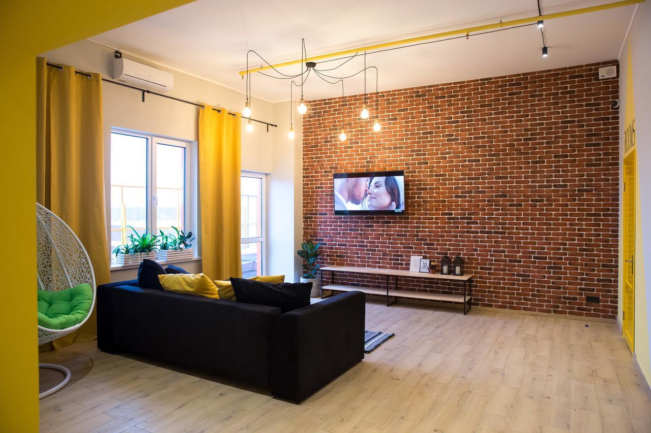 Hotel Bee Station Kyiv Exterior photo