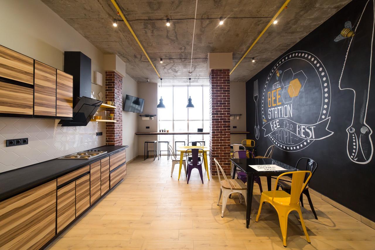 Hotel Bee Station Kyiv Exterior photo