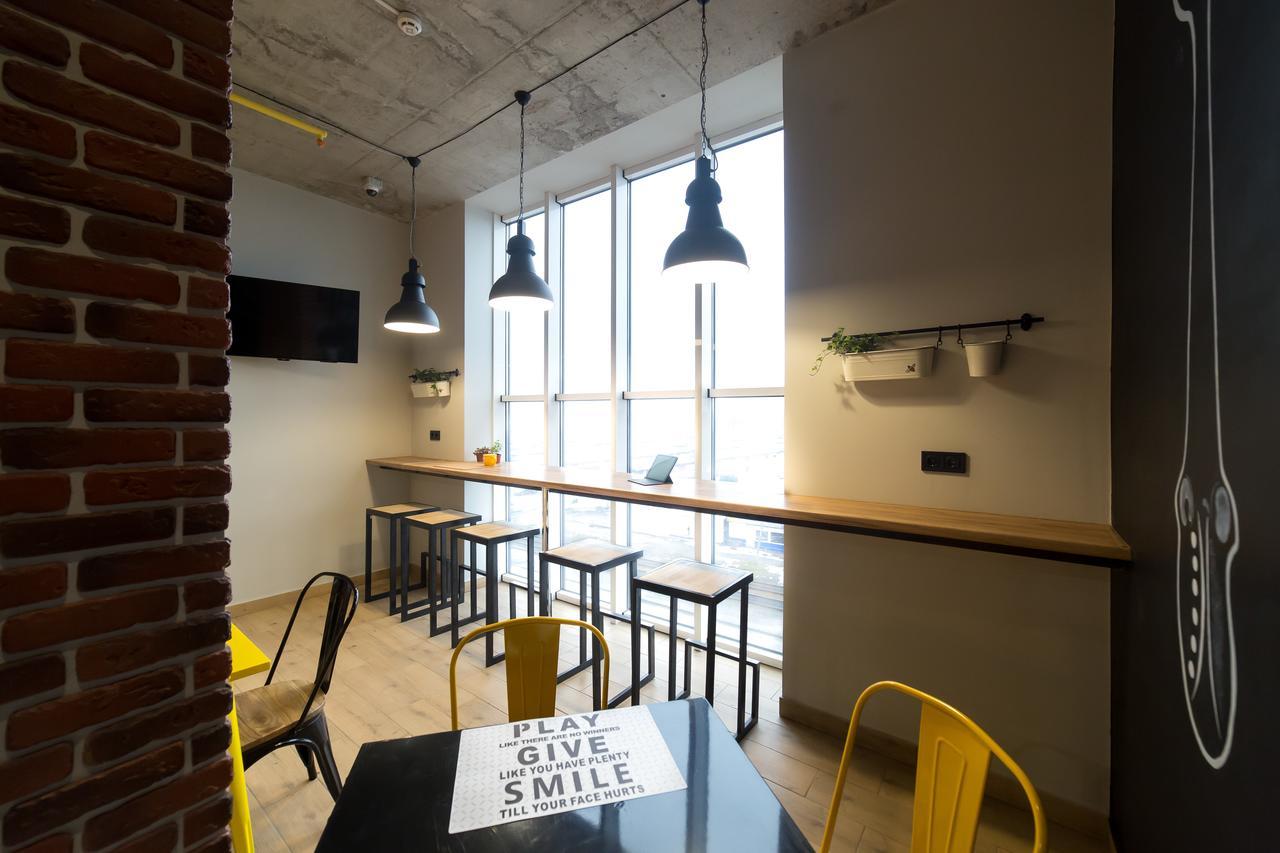 Hotel Bee Station Kyiv Exterior photo